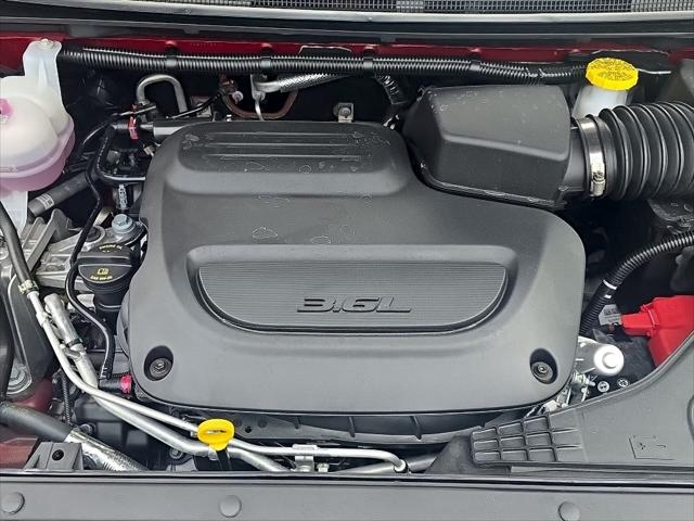 2026 Chrysler Pacifica Select AWD