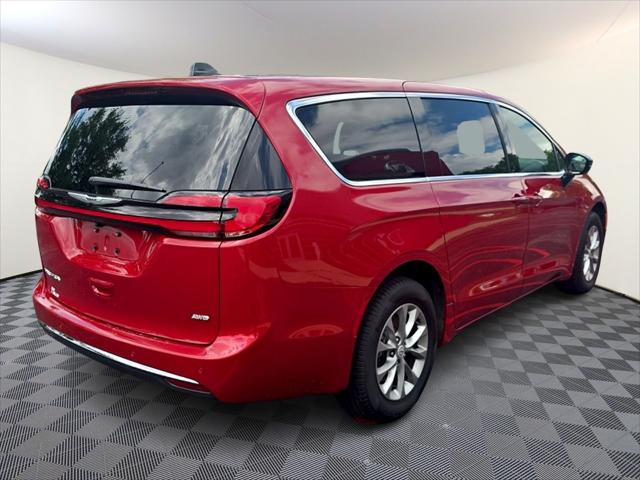 2026 Chrysler Pacifica Select AWD