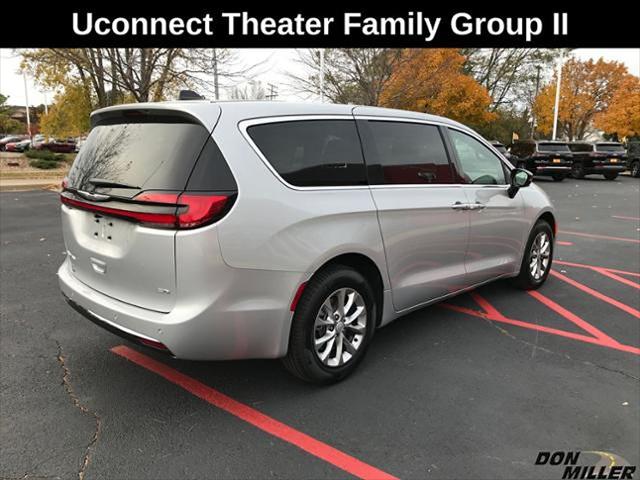 2026 Chrysler Pacifica Select AWD