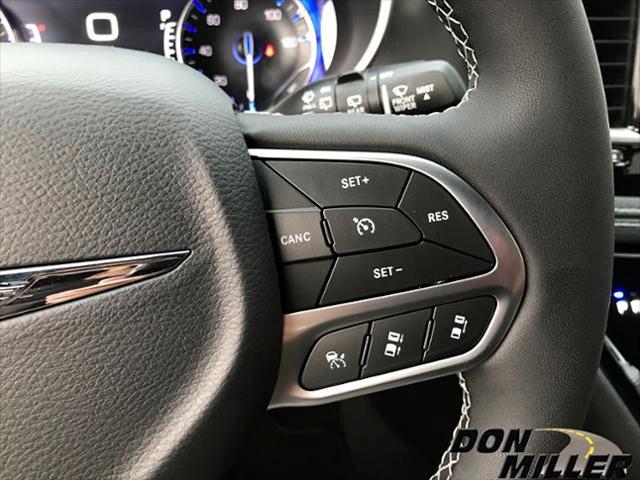 2026 Chrysler Pacifica Select AWD