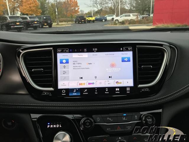 2026 Chrysler Pacifica Select AWD