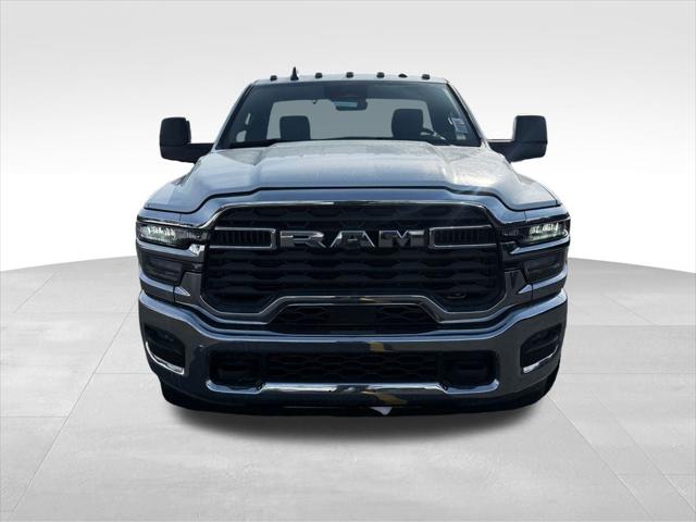 2026 RAM Ram 3500 Chassis Cab RAM 3500 TRADESMAN CHASSIS REGULAR CAB 4X4 84 CA