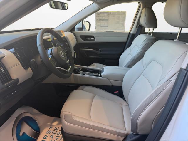 2025 Nissan Pathfinder SL 4WD
