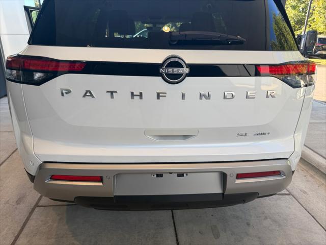 2025 Nissan Pathfinder SL 4WD