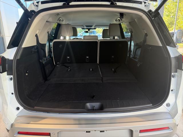 2025 Nissan Pathfinder SL 4WD