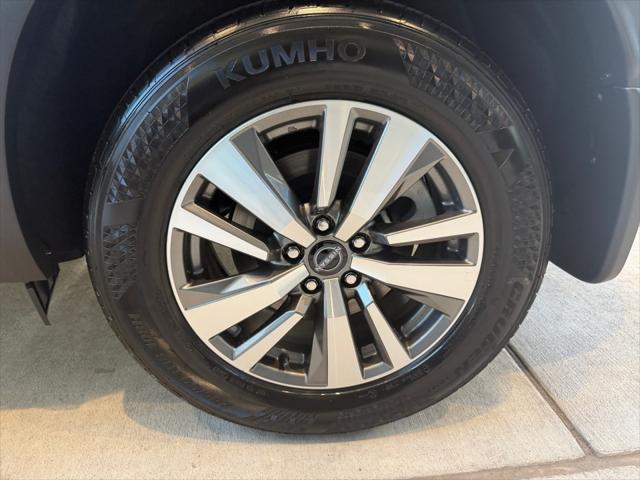 2025 Nissan Pathfinder SL 4WD