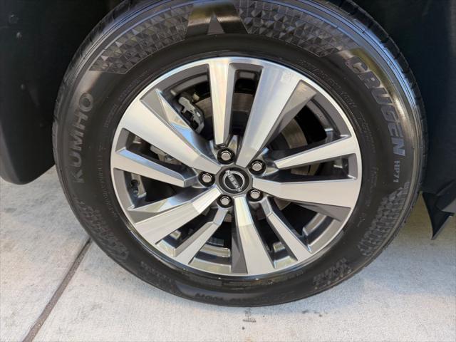 2025 Nissan Pathfinder SL 4WD