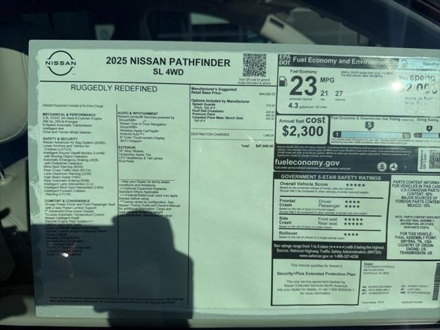 2025 Nissan Pathfinder SL 4WD
