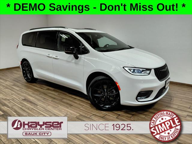 2026 Chrysler Pacifica Limited AWD for sale in Sauk City, WI