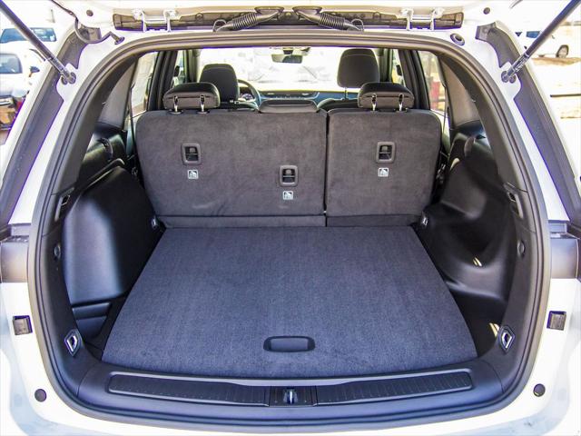 2025 Jeep Grand Cherokee Laredo X 4x4