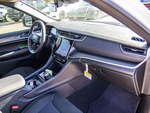 2025 Jeep Grand Cherokee Laredo X 4x4