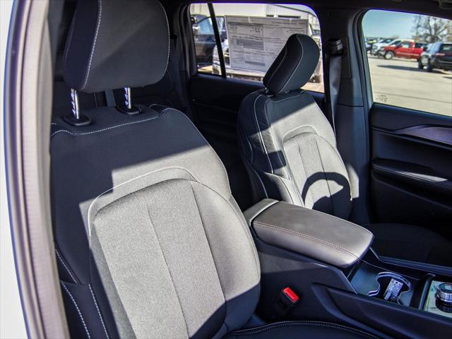 2025 Jeep Grand Cherokee Laredo X 4x4