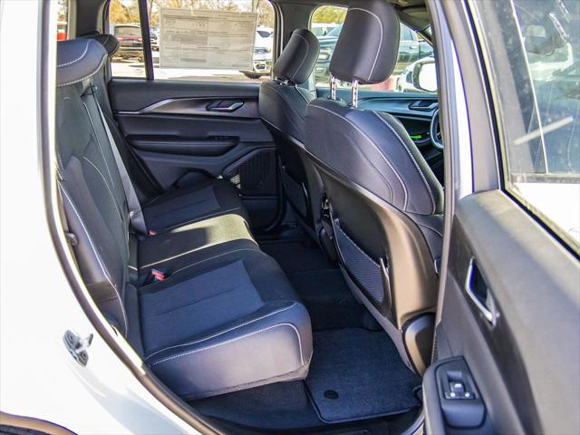 2025 Jeep Grand Cherokee Laredo X 4x4