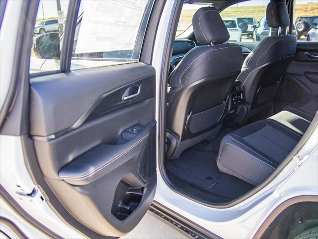 2025 Jeep Grand Cherokee Laredo X 4x4