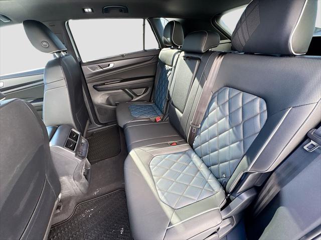 2026 Volkswagen Atlas Cross Sport 2.0T SEL Premium R-Line