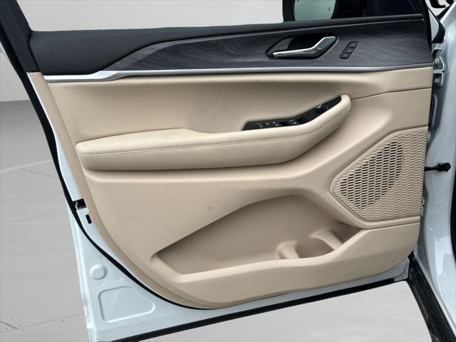 2025 Jeep Grand Cherokee Limited 4x2