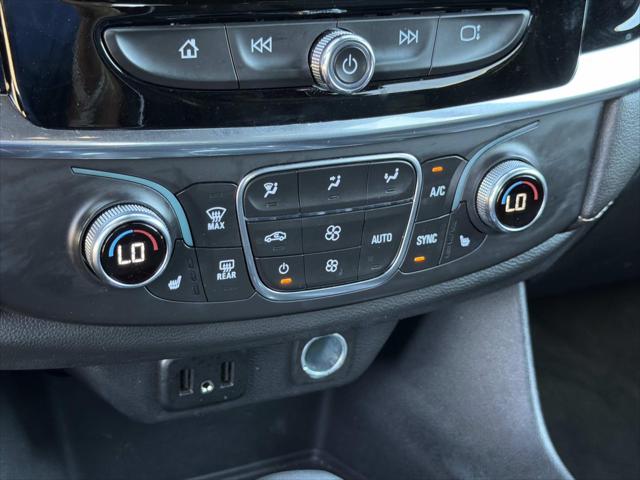 2023 Chevrolet Traverse FWD LT Leather