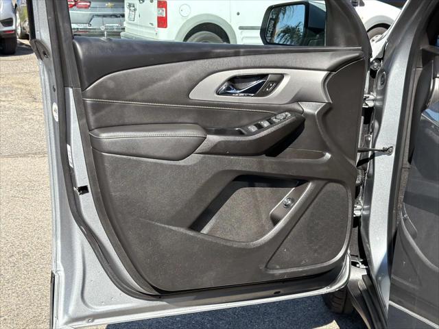 2023 Chevrolet Traverse FWD LT Leather
