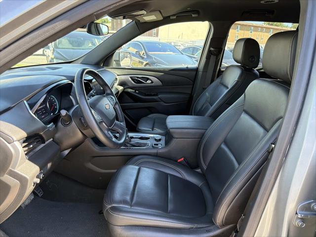 2023 Chevrolet Traverse FWD LT Leather