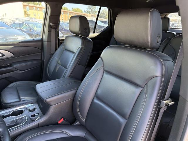 2023 Chevrolet Traverse FWD LT Leather