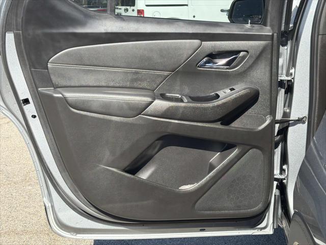 2023 Chevrolet Traverse FWD LT Leather