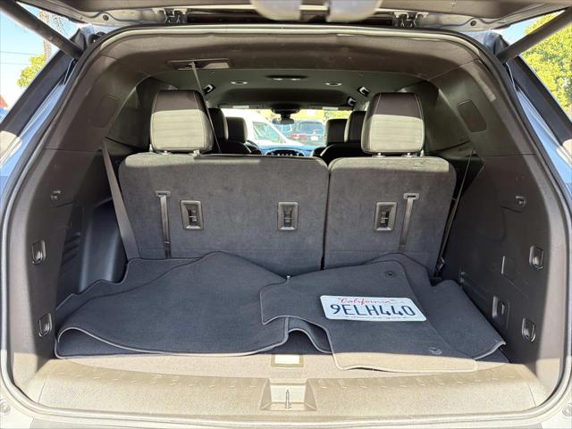 2023 Chevrolet Traverse FWD LT Leather
