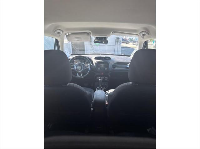 2017 Jeep Renegade Latitude FWD