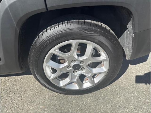 2017 Jeep Renegade Latitude FWD