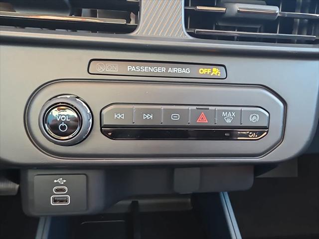 2025 Ford Maverick XL