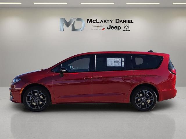 2026 Chrysler Pacifica Select AWD