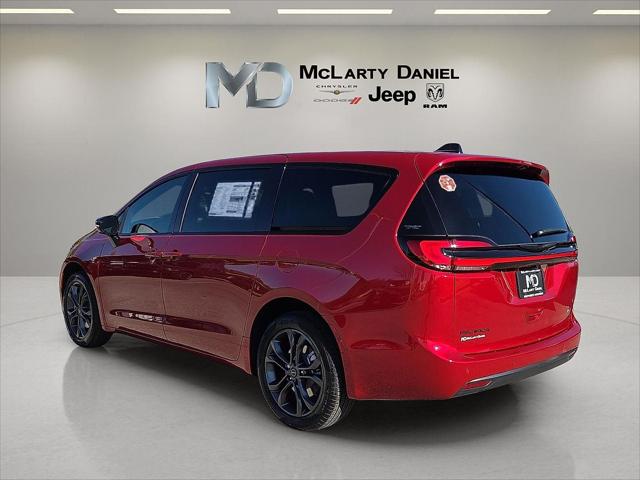 2026 Chrysler Pacifica Select AWD