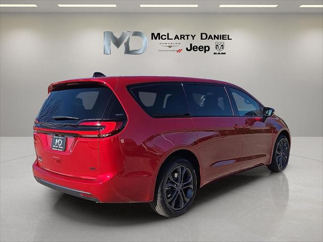 2026 Chrysler Pacifica Select AWD