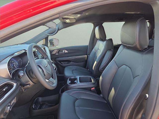 2026 Chrysler Pacifica Select AWD