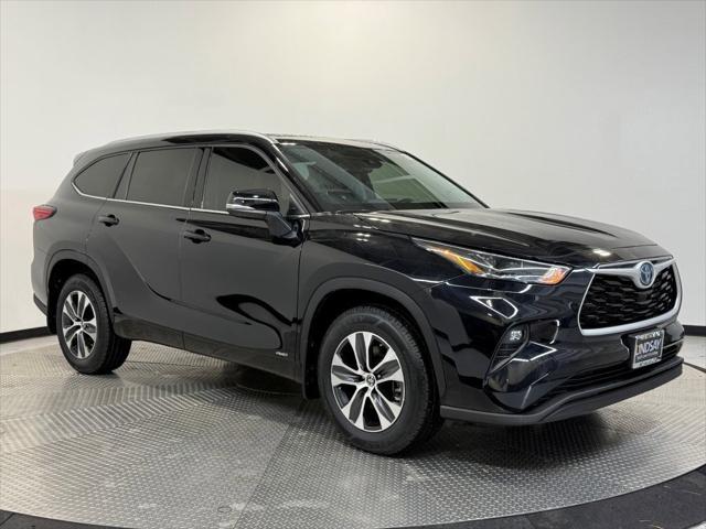 2022 Toyota Highlander Hybrid XLE