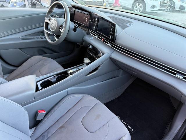 2022 Hyundai Elantra SEL 2022 Hyundai Elantra SEL