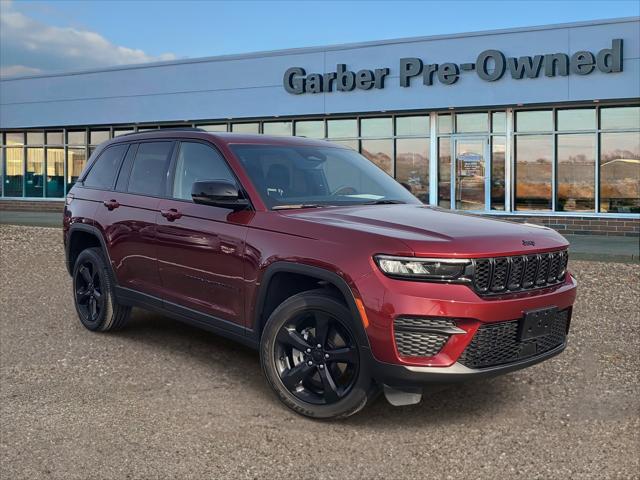 2023 Jeep Grand Cherokee Altitude 4x4 2023 Jeep Grand Cherokee Altitude 4x4