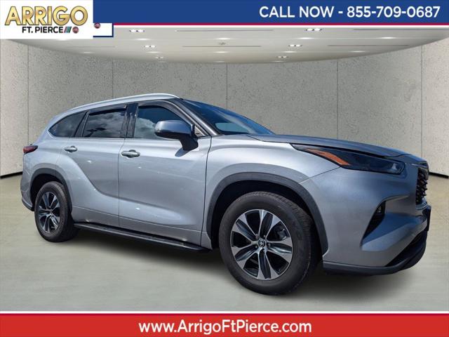 2022 Toyota Highlander XLE 2022 Toyota Highlander XLE