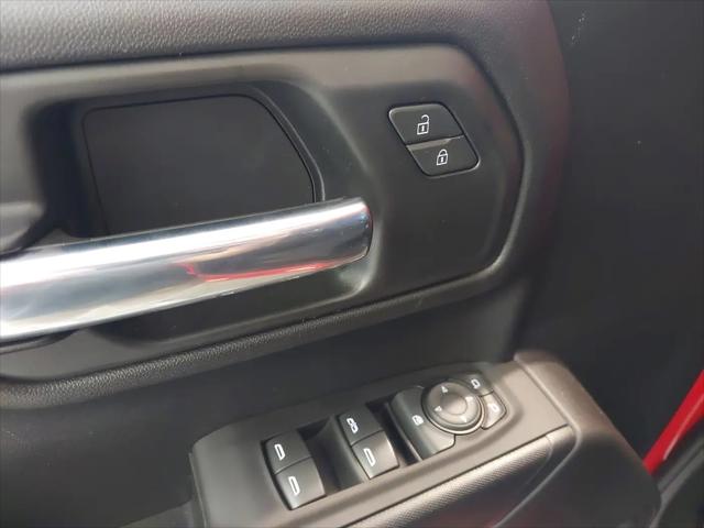 2025 Chevrolet Silverado 1500 4WD Crew Cab Short Bed Custom
