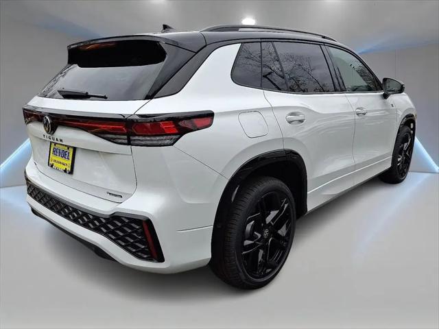 2026 Volkswagen Tiguan SE R-Line Black
