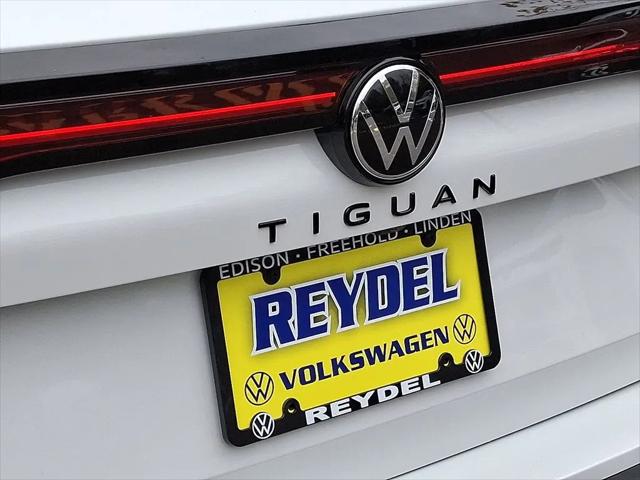 2026 Volkswagen Tiguan SE R-Line Black