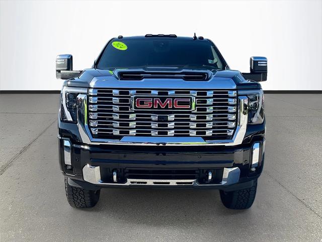 2024 GMC Sierra 2500HD 4WD Crew Cab Standard Bed Denali
