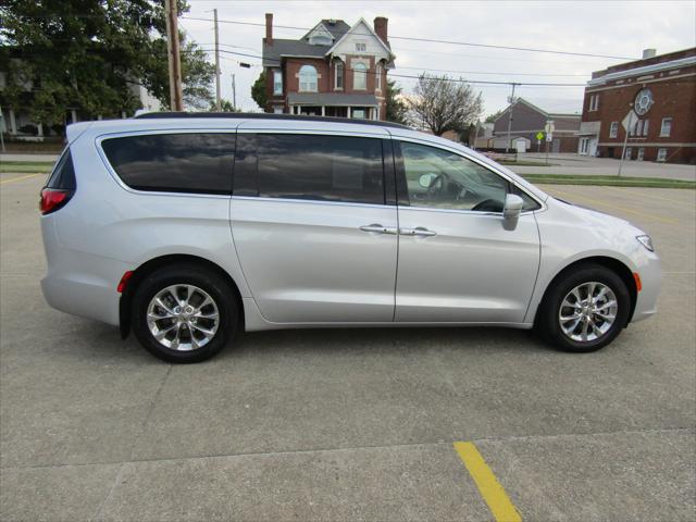 2022 Chrysler Pacifica Touring L AWD