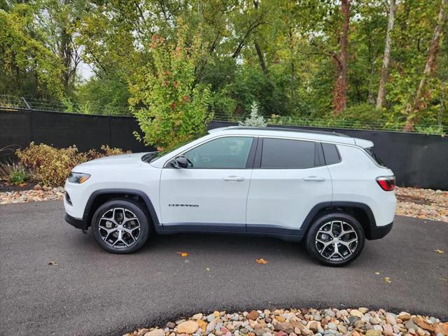 2024 Jeep Compass Latitude 4x4 2024 Jeep Compass Latitude 4x4