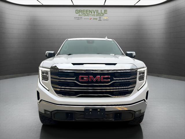 2022 GMC Sierra 1500 4WD Crew Cab Short Box SLT 2022 GMC Sierra 1500 4WD Crew Cab Short Box SLT