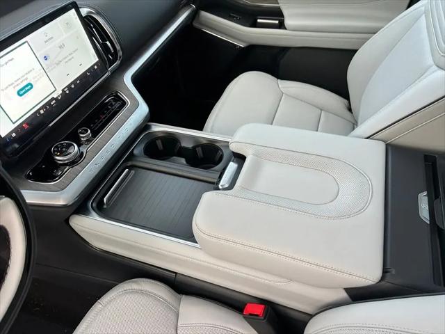 2025 Ford Expedition Platinum MAX