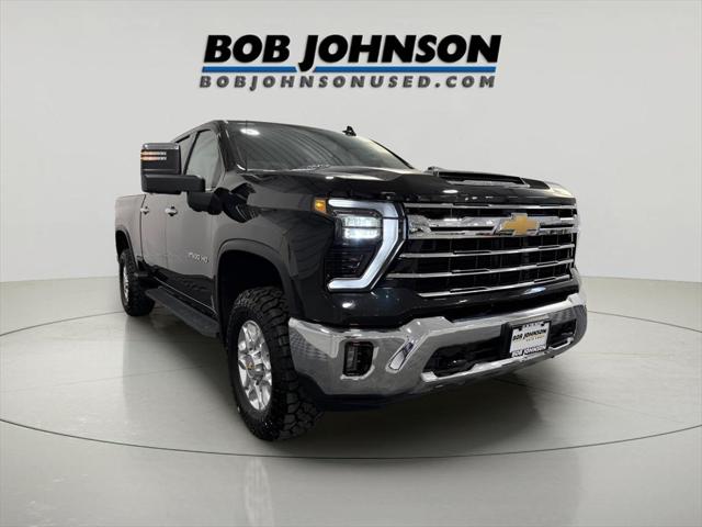 2025 Chevrolet Silverado 2500HD 4WD Crew Cab Standard Bed LTZ