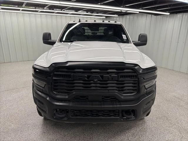 2026 RAM Ram 5500 Chassis Cab RAM 5500 TRADESMAN CHASSIS CREW CAB 4X4 84 CA