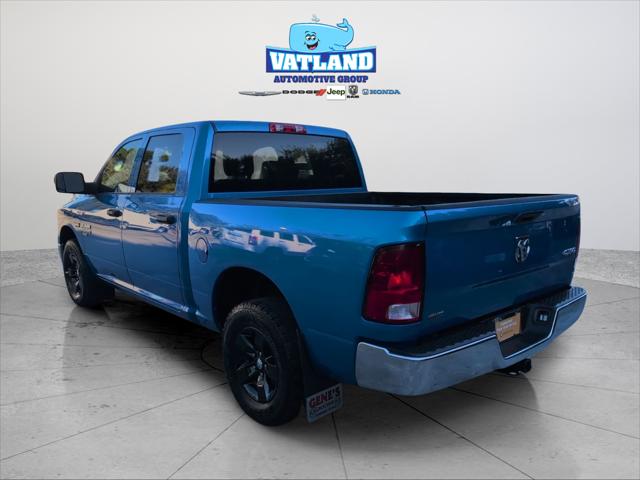 2022 RAM 1500 Classic Tradesman Crew Cab 4x4 57 Box 2022 RAM 1500 Classic Tradesman Crew Cab 4x4 57 Box