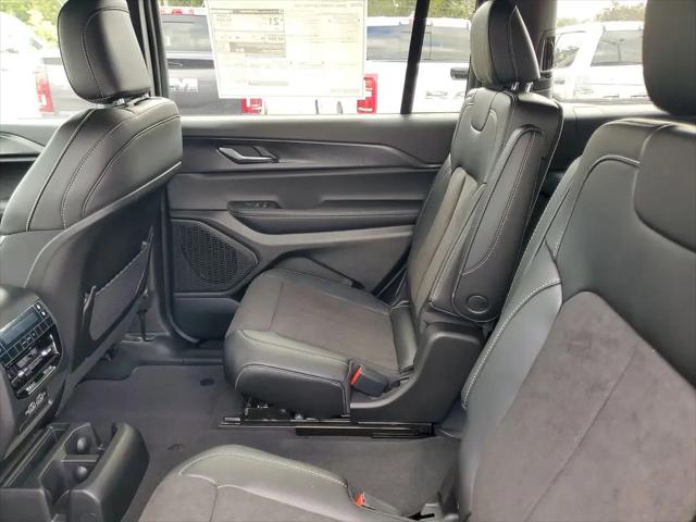 2025 Jeep Grand Cherokee L Altitude X 4x4