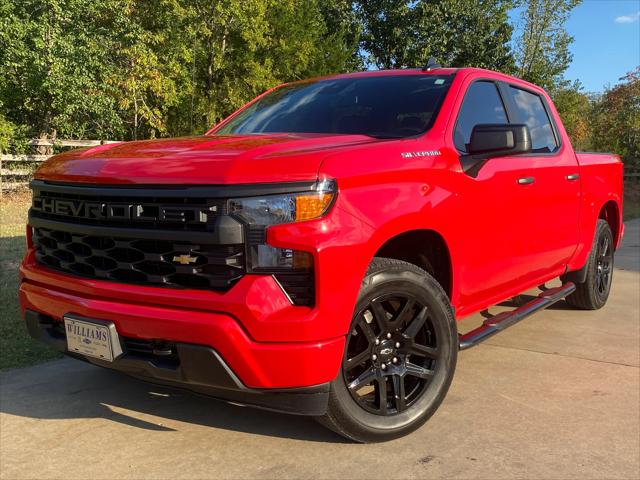 2023 Chevrolet Silverado 1500 4WD Crew Cab Short Bed Custom